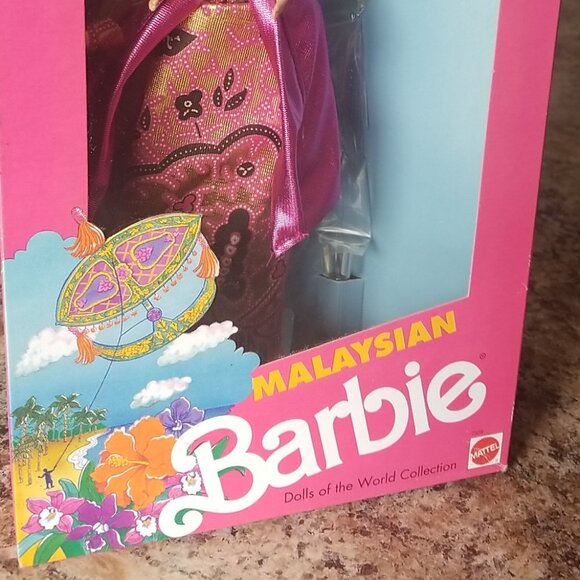 1990 Dolls of the World Malaysian Barbie - Picture 7 of 8